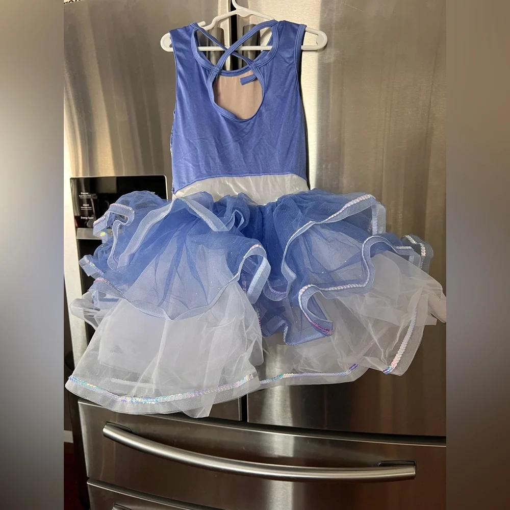 Weissman‎ dance costume